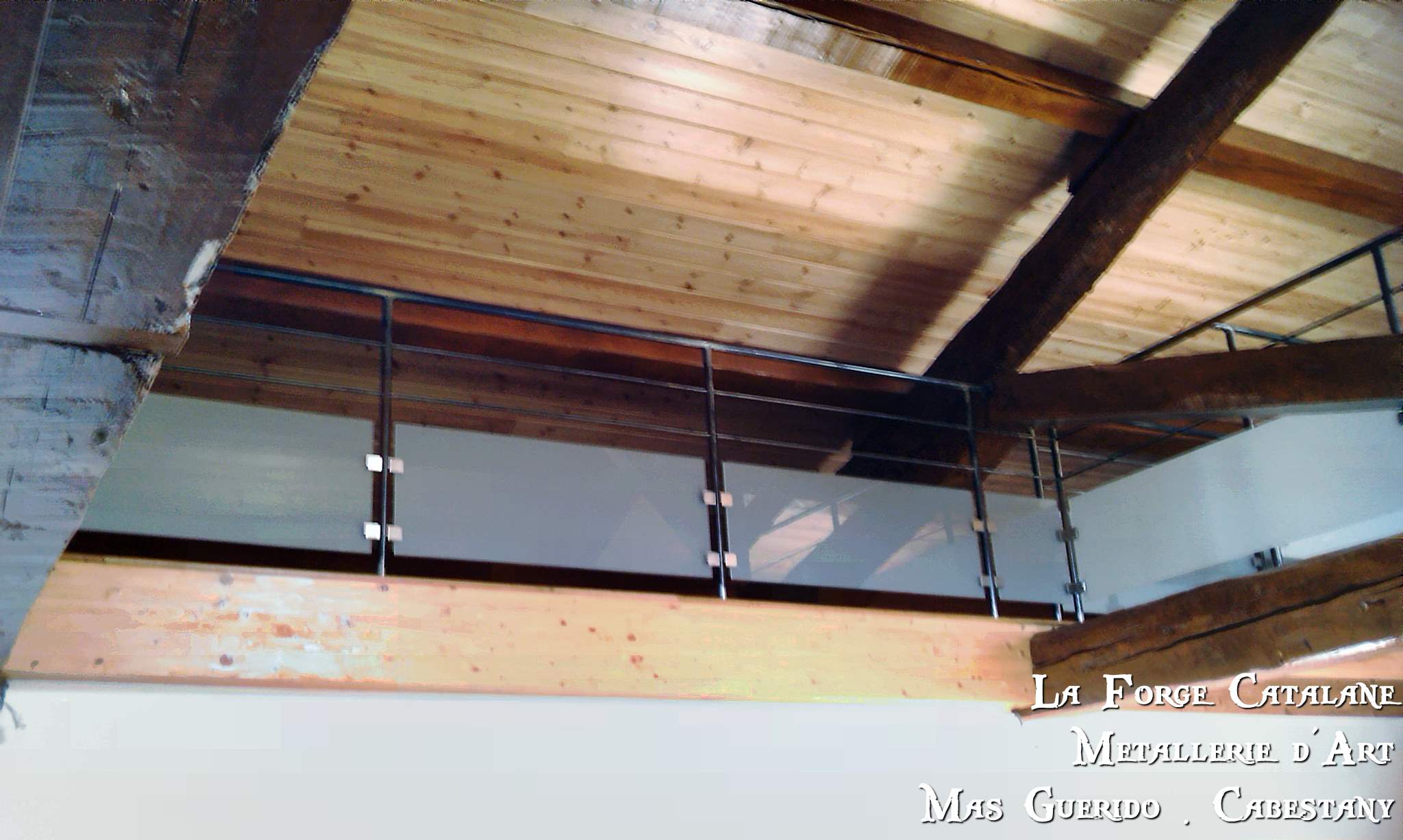 Garde corps verre pince verre tube rond forge catalane 3.jpg